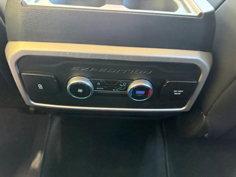 Ford Expedition Max Vehicle Image 10