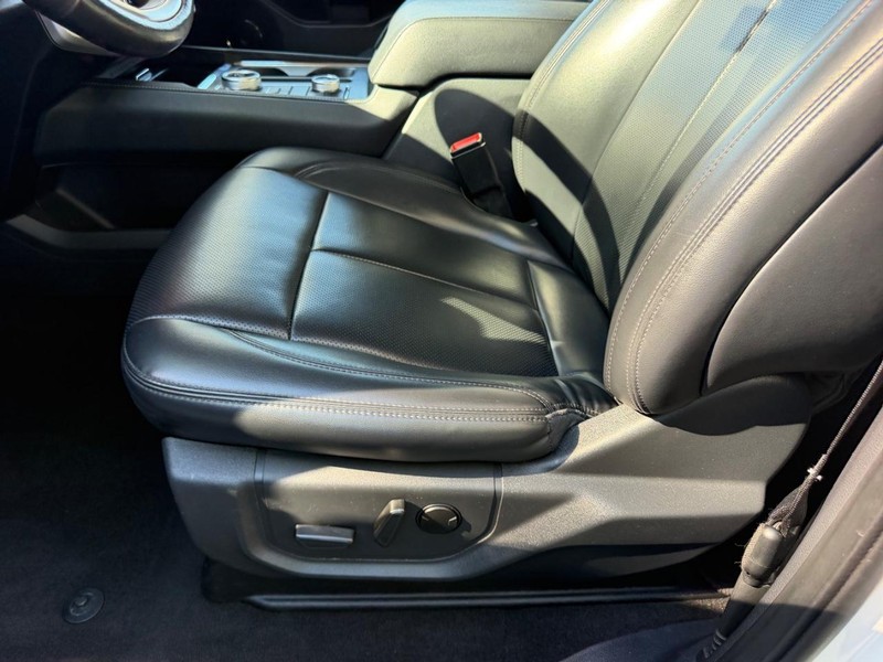 Ford Expedition Max Vehicle Image 21