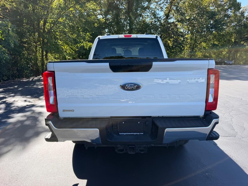 Ford Super Duty F-250 SRW Vehicle Image 04