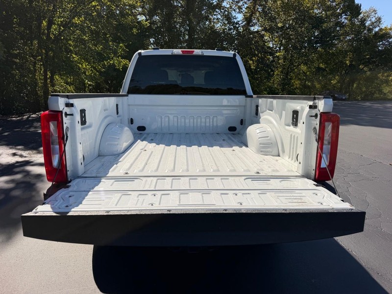 Ford Super Duty F-250 SRW Vehicle Image 05