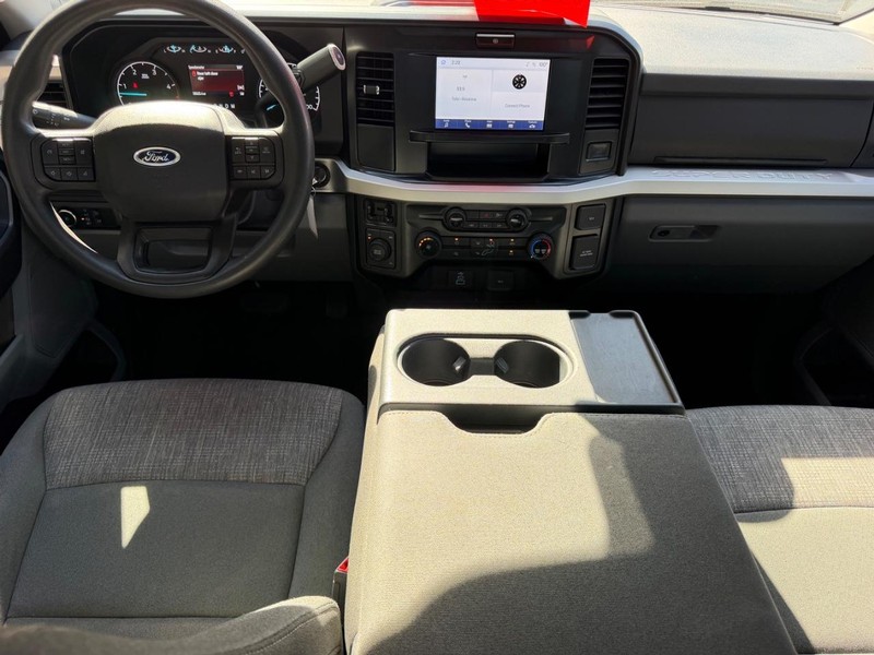 Ford Super Duty F-250 SRW Vehicle Image 08