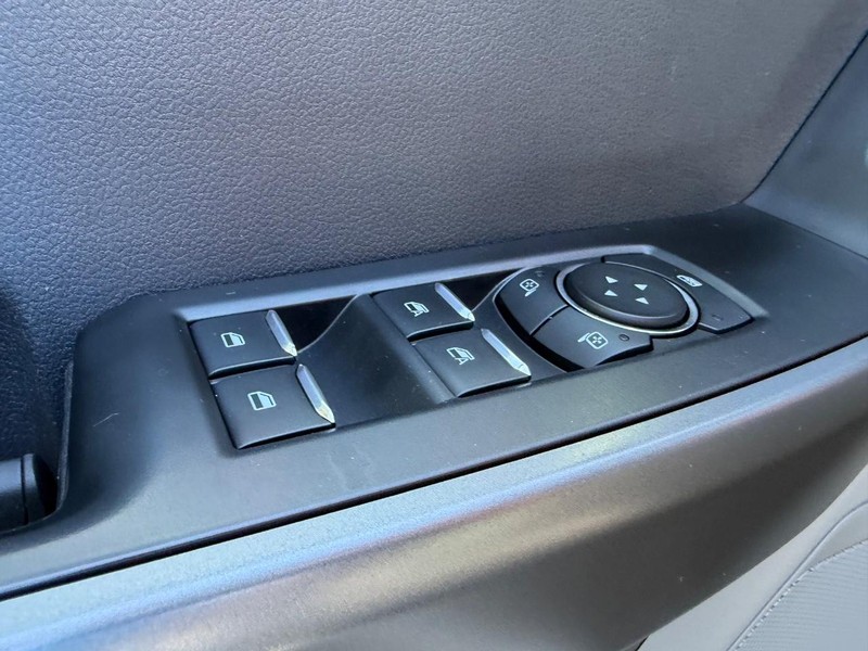 Ford Super Duty F-250 SRW Vehicle Image 15