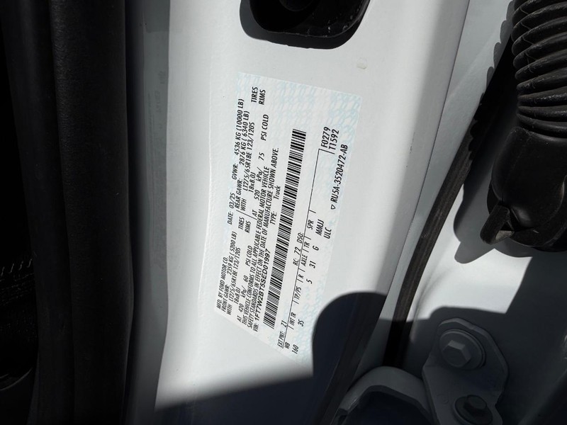 Ford Super Duty F-250 SRW Vehicle Image 19