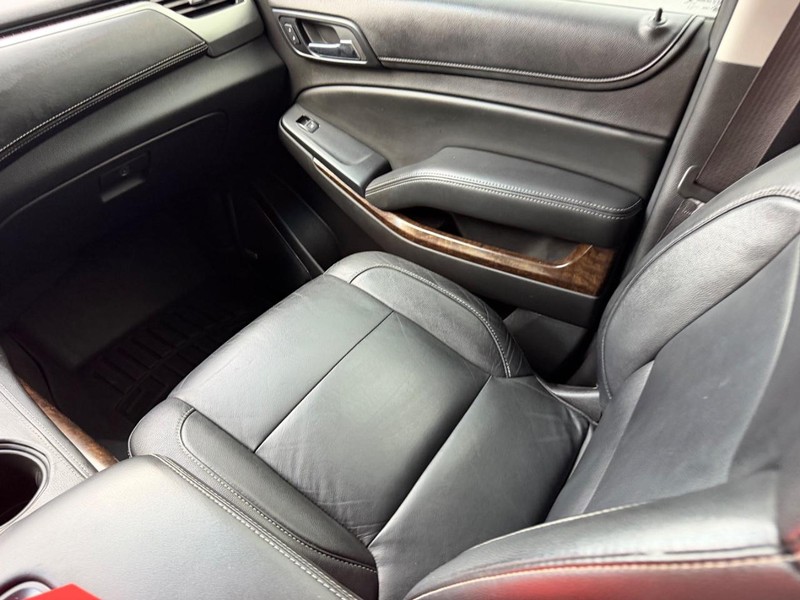 Chevrolet Tahoe Vehicle Full-screen Gallery Image 17