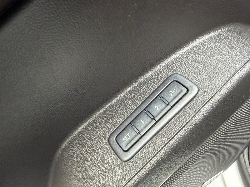 Chevrolet Tahoe Vehicle Full-screen Gallery Image 19