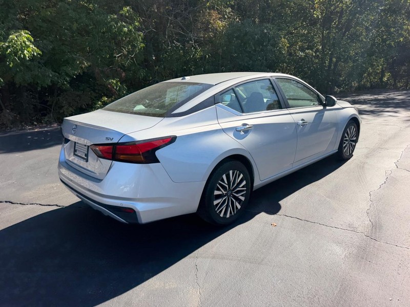Nissan Altima Vehicle Image 03