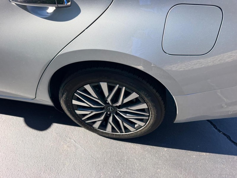 Nissan Altima Vehicle Image 06
