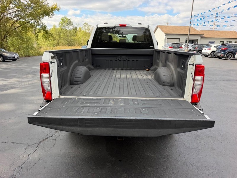 Ford Super Duty F-250 SRW Vehicle Image 05