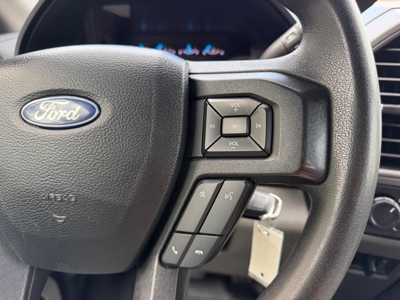 Ford Super Duty F-250 SRW Vehicle Image 11