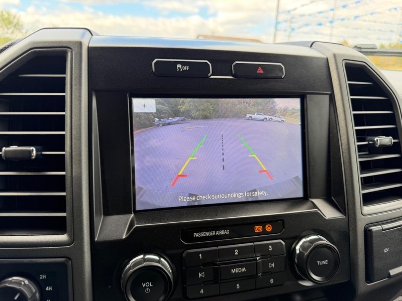 Ford Super Duty F-250 SRW Vehicle Image 18