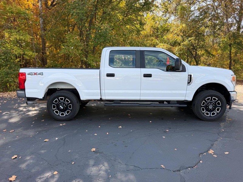 Ford Super Duty F-250 SRW Vehicle Image 02