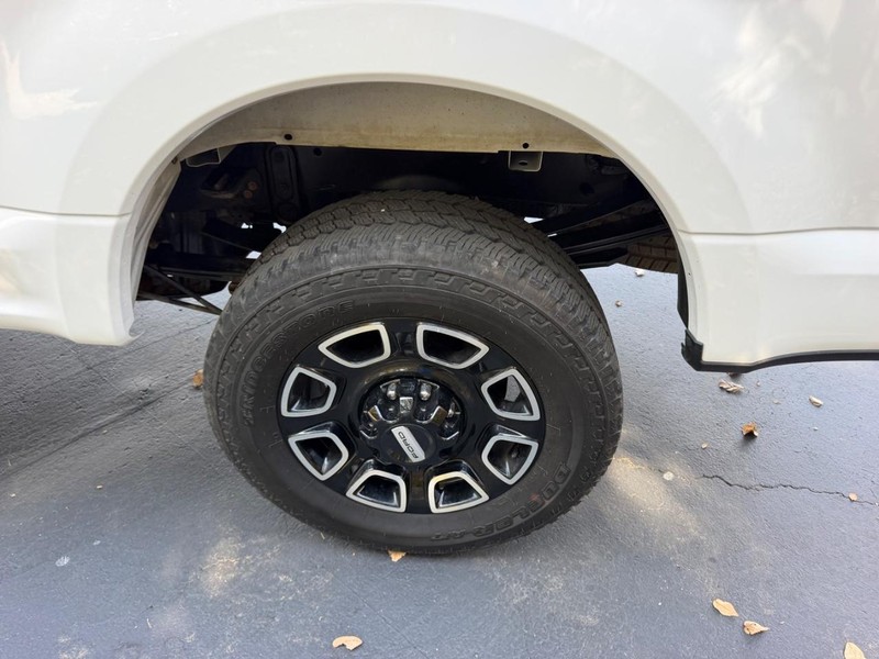 Ford Super Duty F-250 SRW Vehicle Image 06
