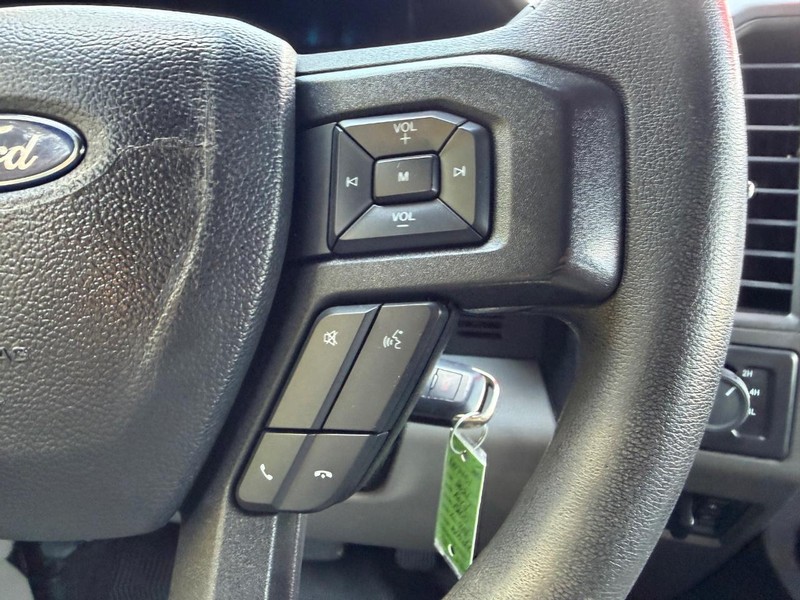 Ford Super Duty F-250 SRW Vehicle Image 13