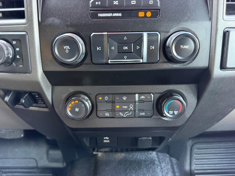 Ford Super Duty F-250 SRW Vehicle Image 15