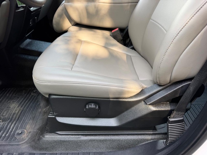 Ford Super Duty F-250 SRW Vehicle Image 18