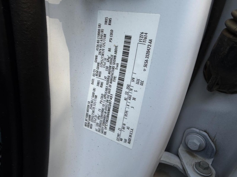 Ford Super Duty F-250 SRW Vehicle Image 21