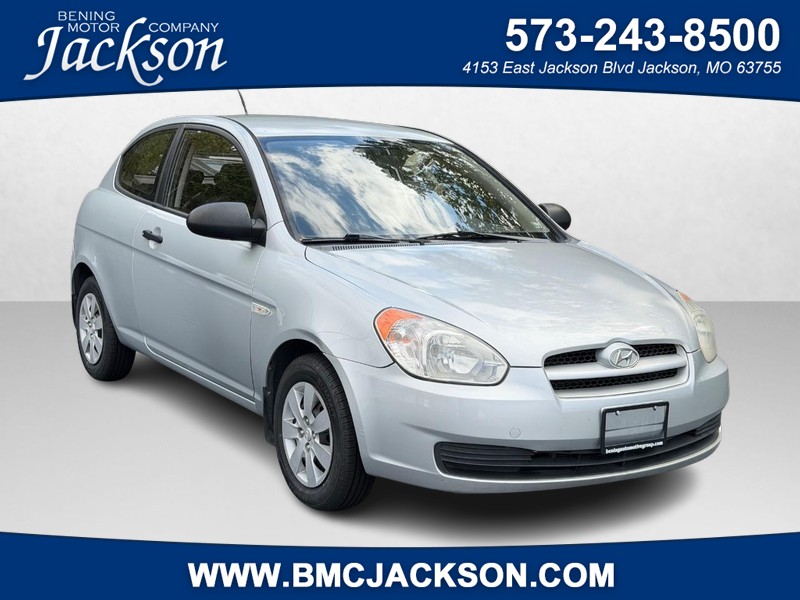 Silver 2009 Hyundai Accent Hatchback Front-Wheel Drive 5-Speed Automatic