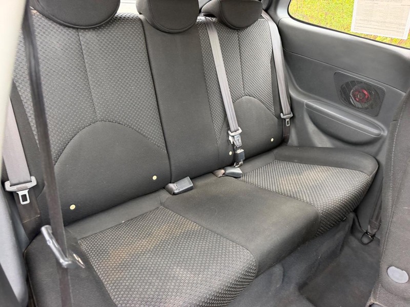 Hyundai Accent Hatchback Vehicle Image 07