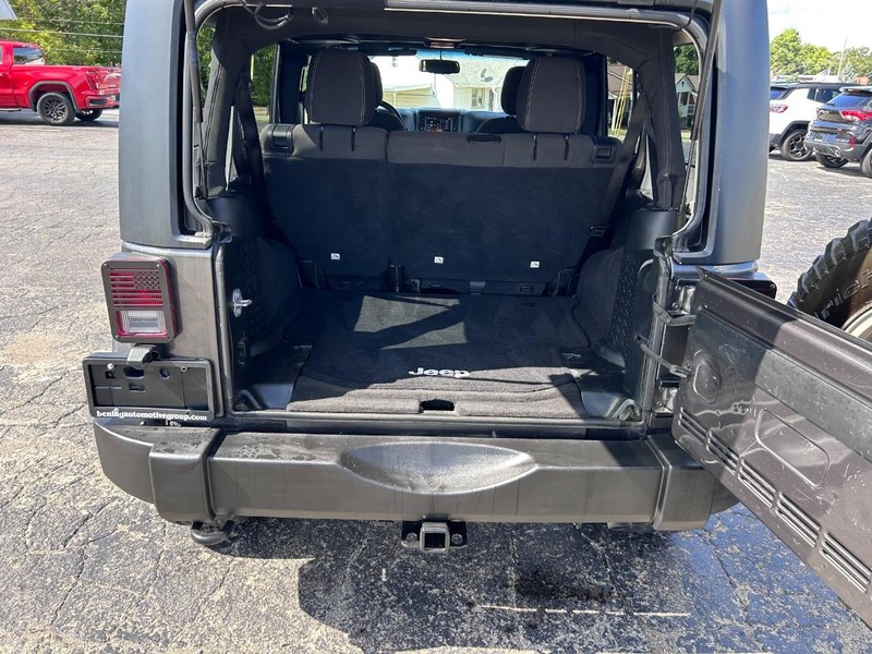 Jeep Wrangler Unlimited Vehicle Image 05