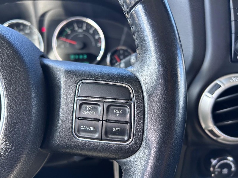 Jeep Wrangler Unlimited Vehicle Image 11