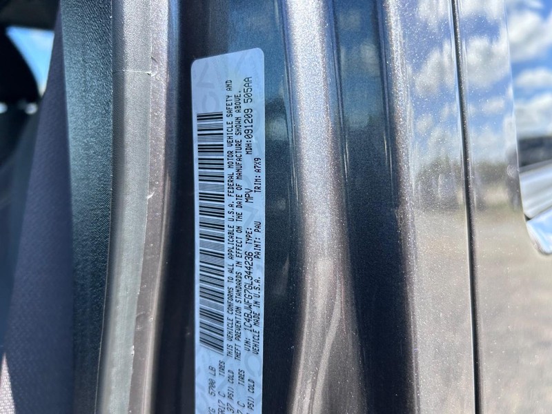 Jeep Wrangler Unlimited Vehicle Image 19