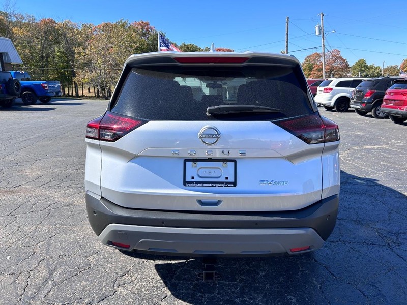 2023 Nissan Rogue SV photo 4