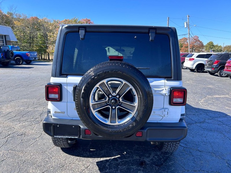 2019 Jeep Wrangler Unlimited Sahara photo 4