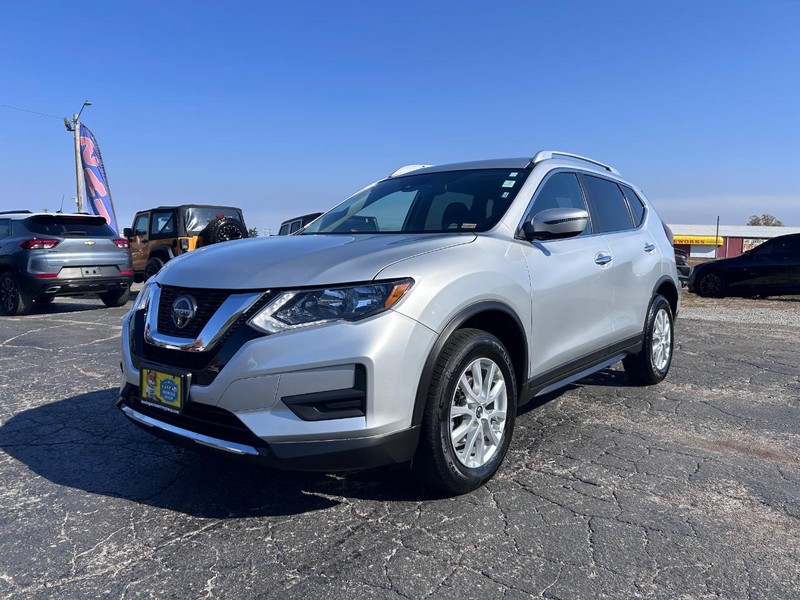 2019 Nissan Rogue SV photo 8