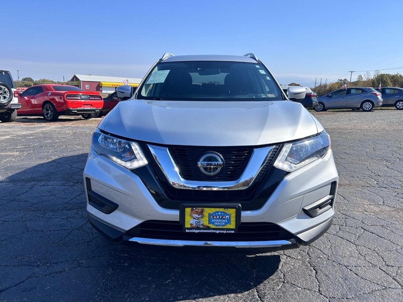 2019 Nissan Rogue SV photo 9