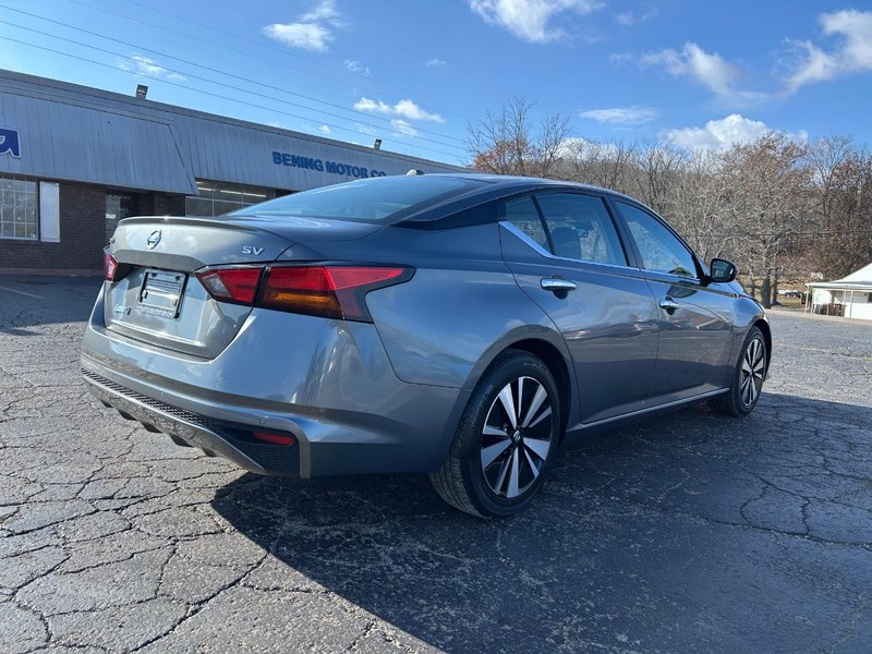 2022 Nissan Altima SV photo 3