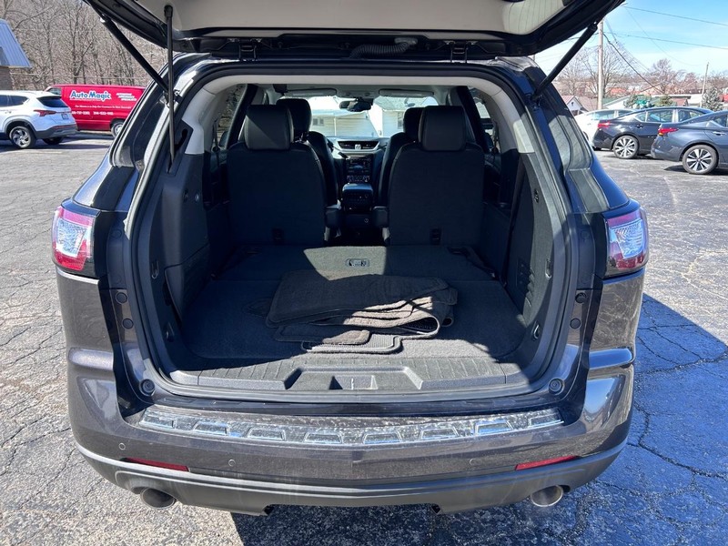 Chevrolet Traverse Vehicle Image 05
