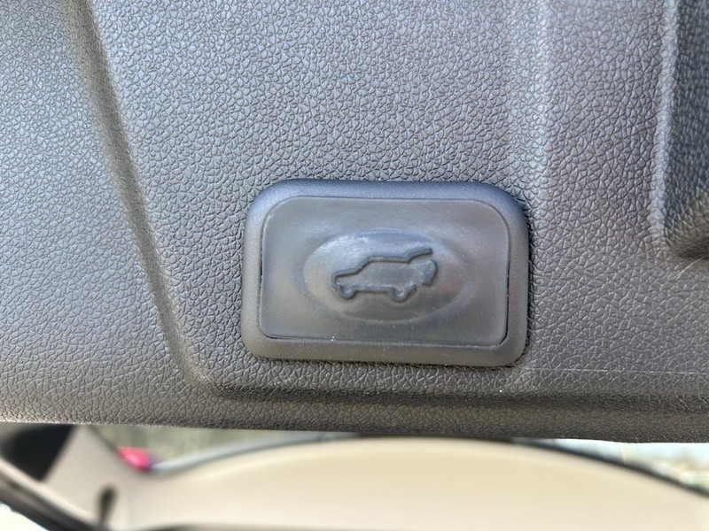 Chevrolet Traverse Vehicle Image 06