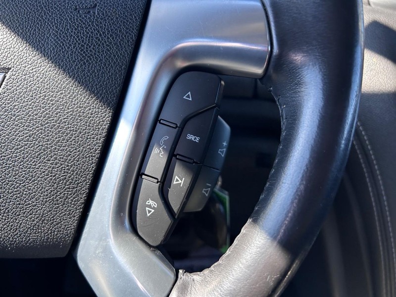 Chevrolet Traverse Vehicle Image 16