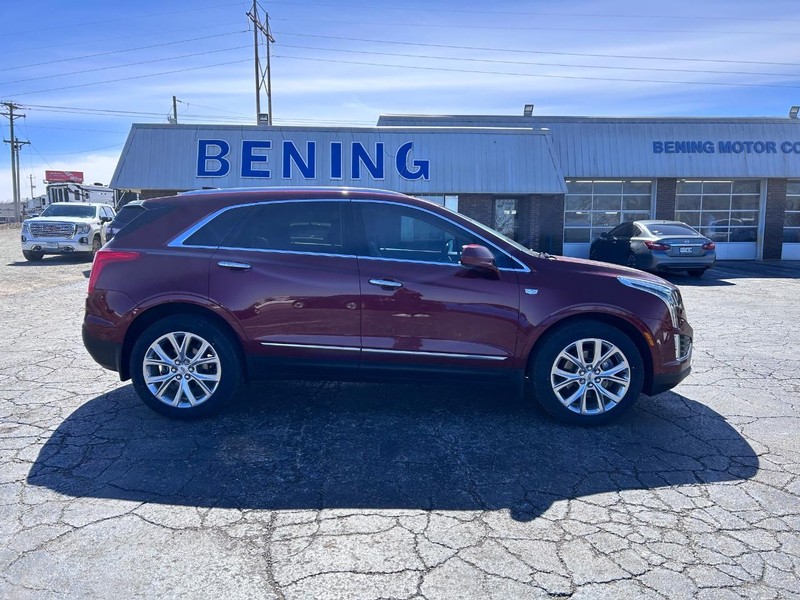 Cadillac XT5 Vehicle Image 02