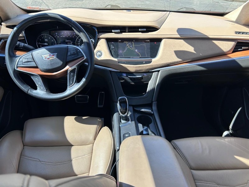 Cadillac XT5 Vehicle Image 09