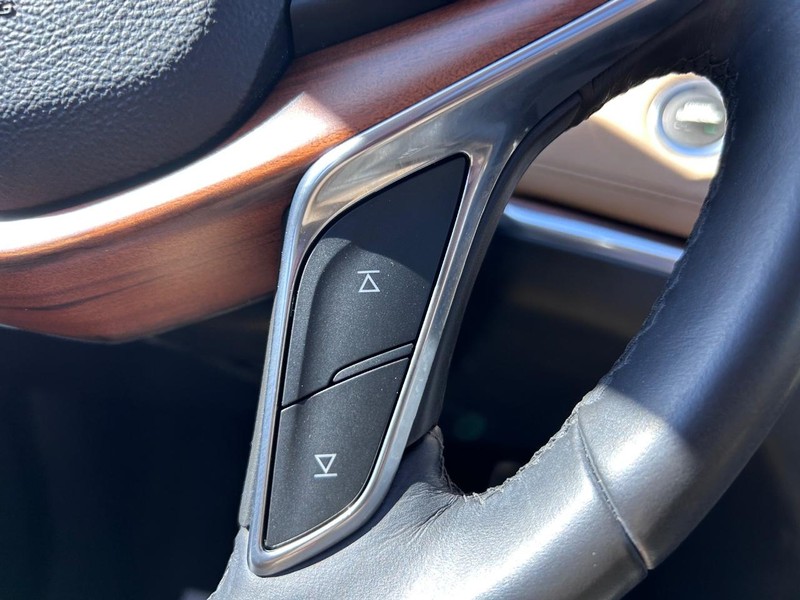 Cadillac XT5 Vehicle Image 13