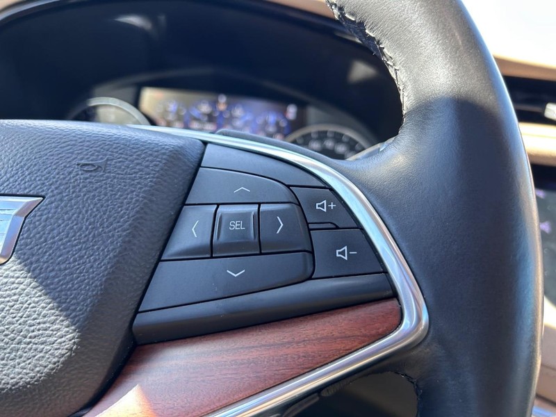 Cadillac XT5 Vehicle Image 14