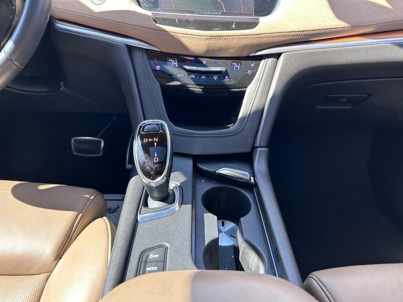 Cadillac XT5 Vehicle Image 17