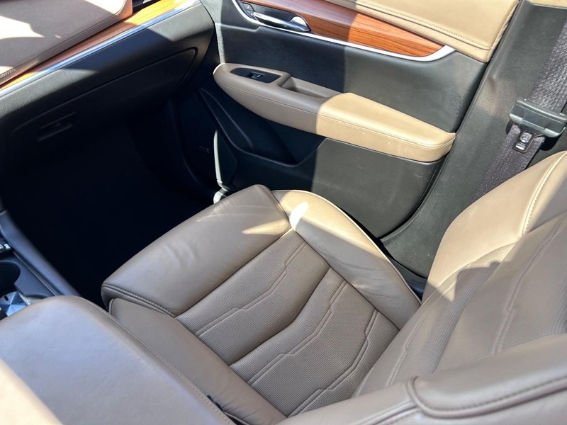 Cadillac XT5 Vehicle Image 18