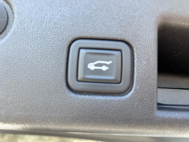Chevrolet Equinox Vehicle Image 06
