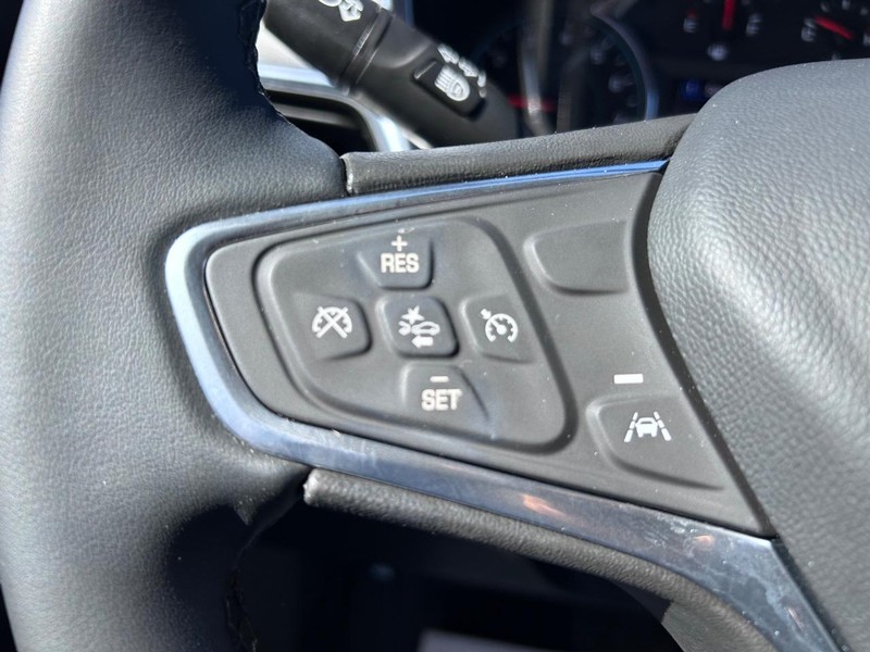 Chevrolet Equinox Vehicle Image 11