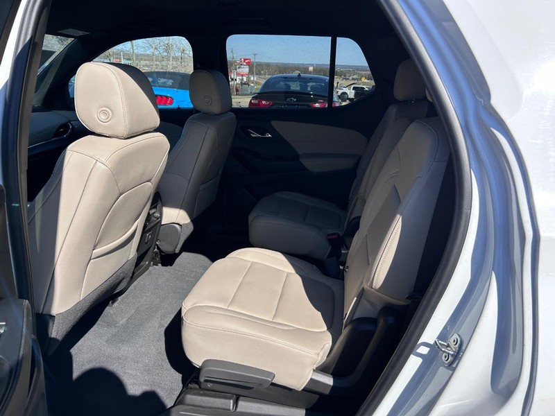 Chevrolet Traverse Vehicle Image 09