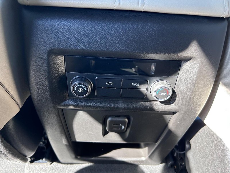 Chevrolet Traverse Vehicle Image 10