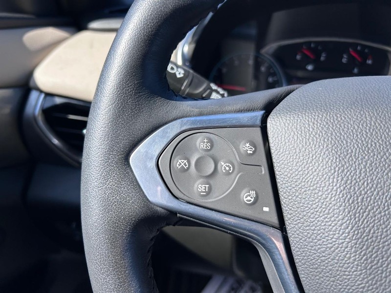 Chevrolet Traverse Vehicle Image 13
