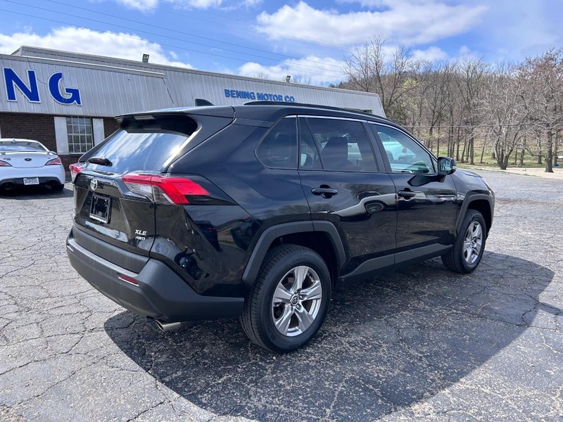 Toyota RAV4 Vehicle Image 03