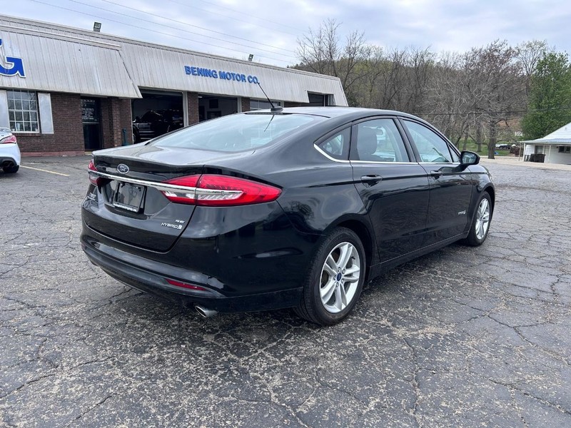 Ford Fusion Hybrid Vehicle Image 03
