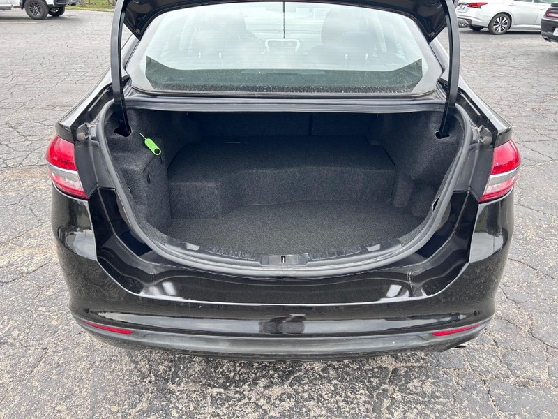 Ford Fusion Hybrid Vehicle Image 05