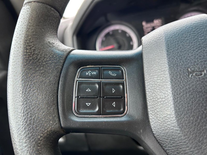 Ram 1500 Classic Vehicle Image 10
