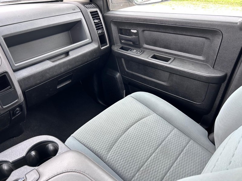 Ram 1500 Classic Vehicle Image 15