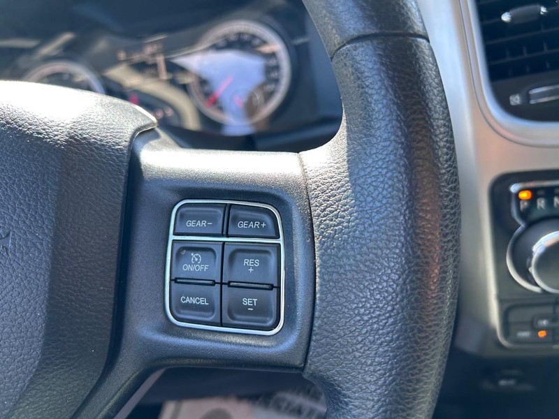 Ram 1500 Classic Vehicle Image 11